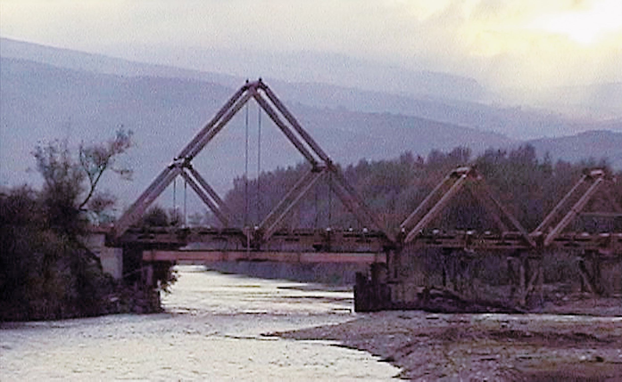 Podul peste tisa